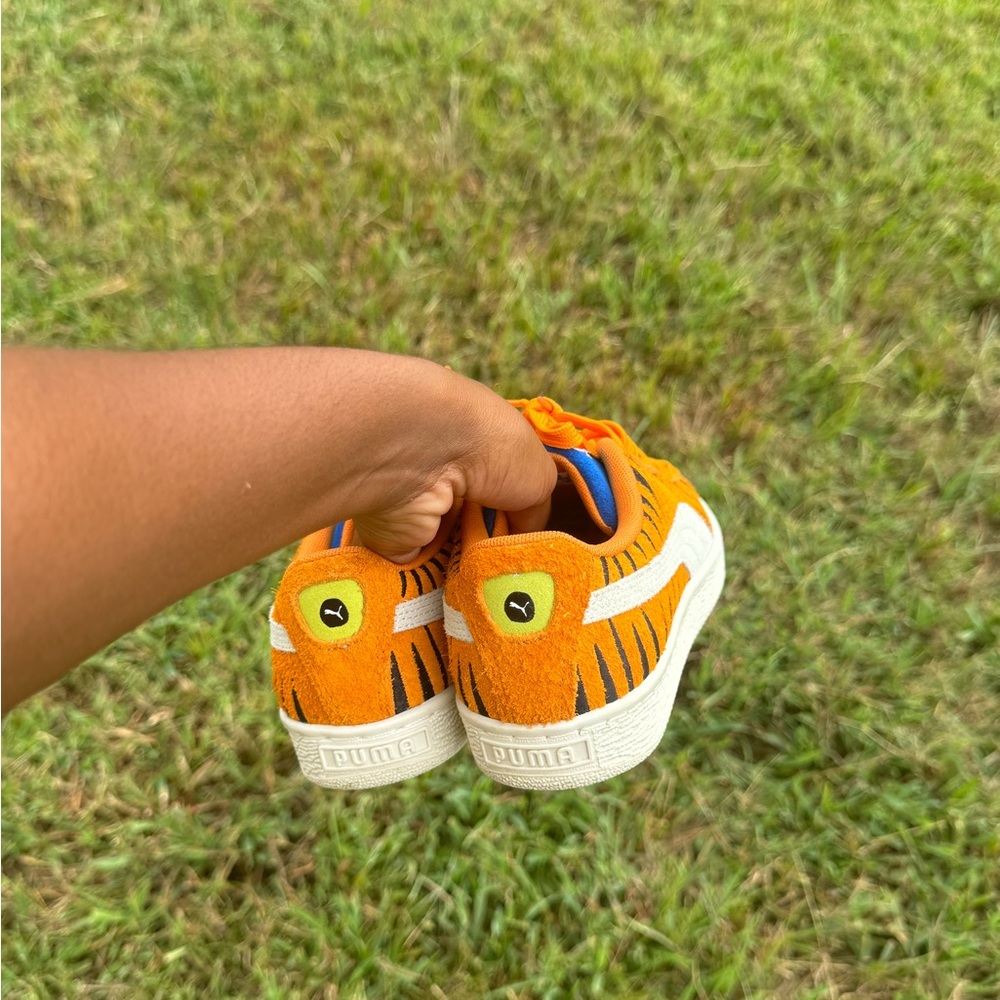 Tony the Tiger PUMAS size 4.5Y